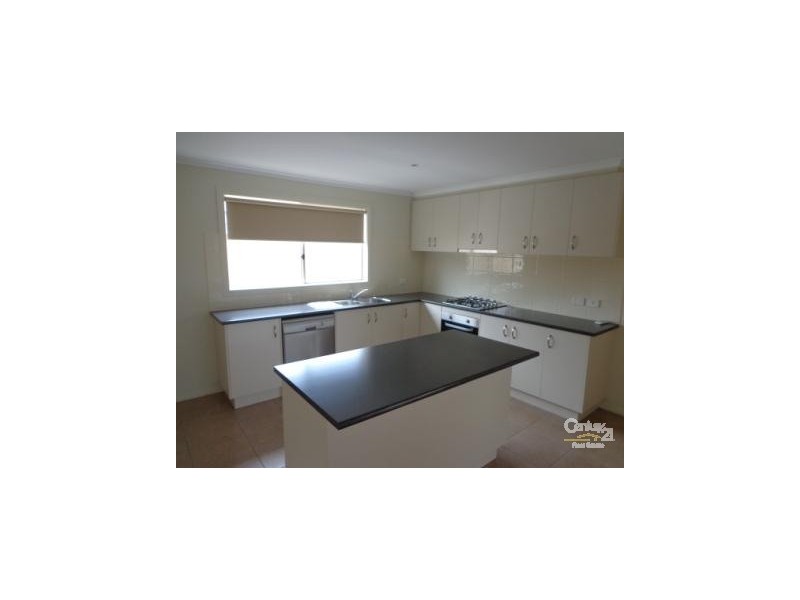 20 Black Gum Cres, Cranbourne West VIC 3977