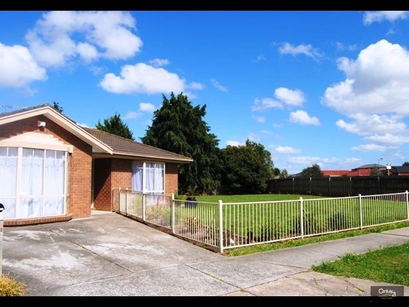 41 Narellan Drive, Hampton Park VIC 3976