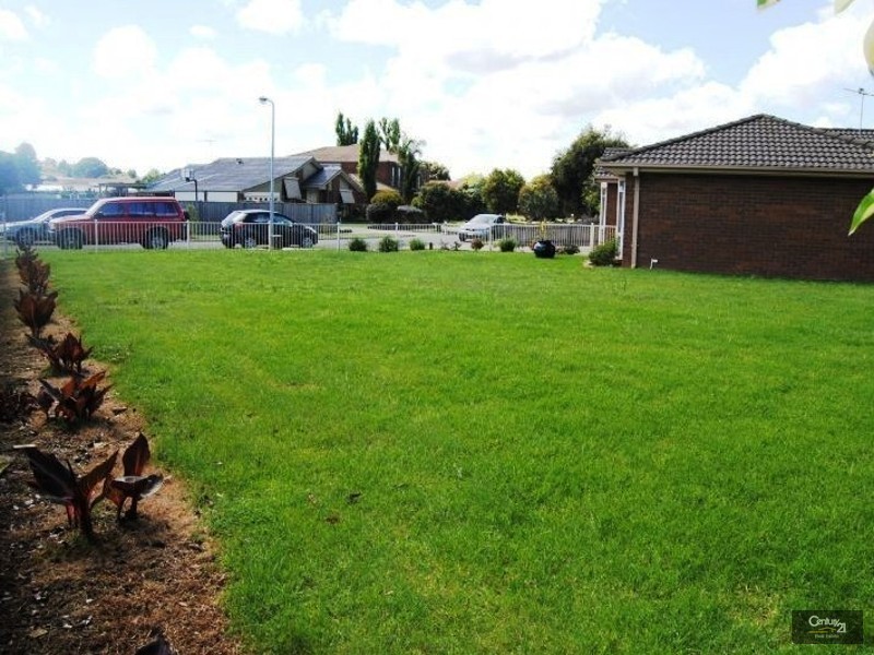 41 Narellan Drive, Hampton Park VIC 3976