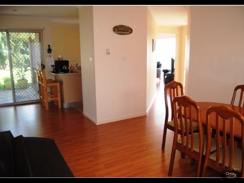 41 Narellan Drive, Hampton Park VIC 3976