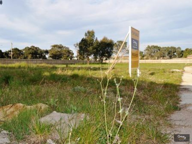 28 Aisbett Close, Lynbrook VIC 3975