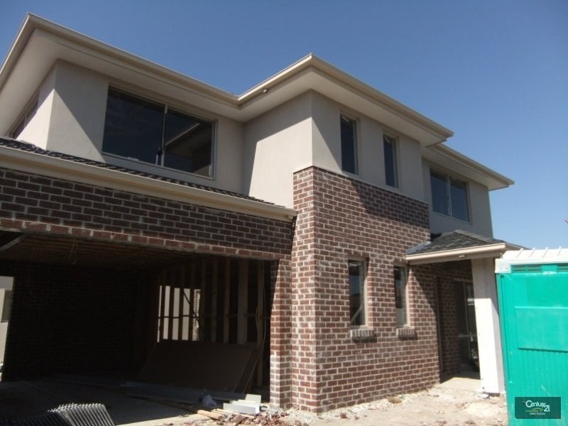 4 Chester Drive, Hampton Park VIC 3976