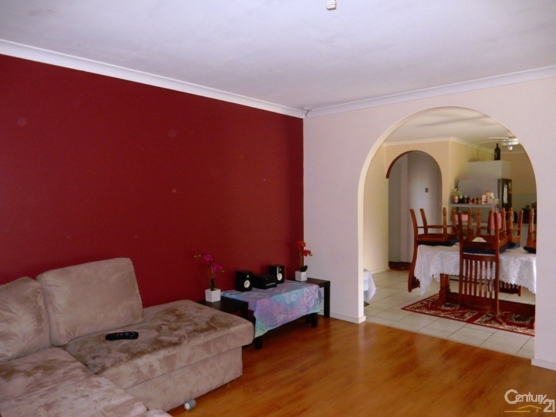 17 Lesley Drive, Hampton Park VIC 3976