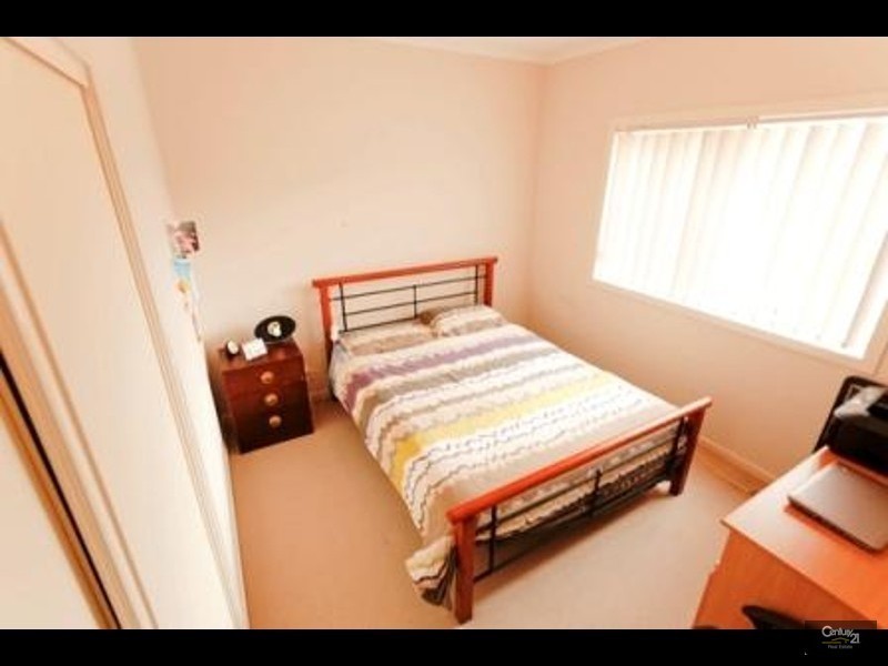 8A Kingsfield Crescent, Lynbrook VIC 3975