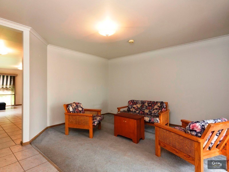 44 Michelle Drive, Hampton Park VIC 3976