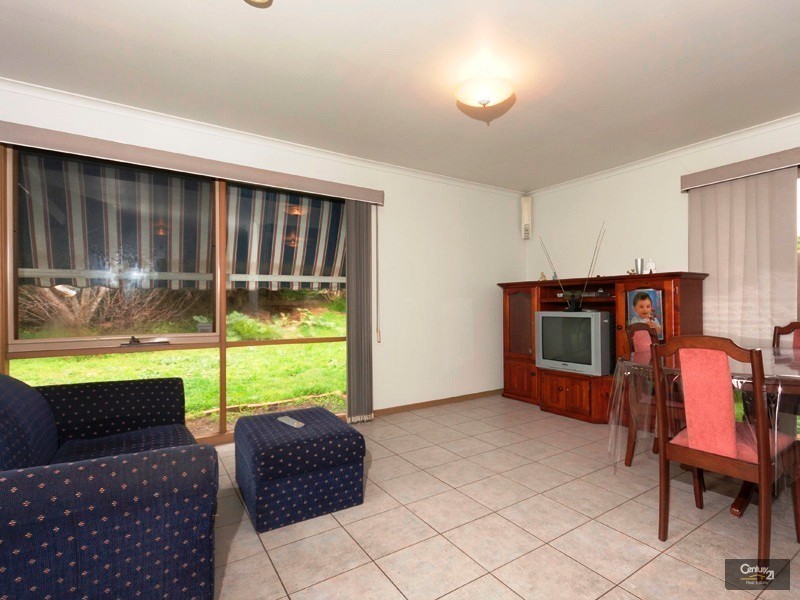 44 Michelle Drive, Hampton Park VIC 3976