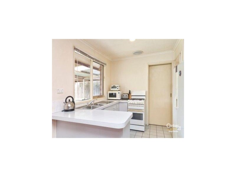 29 Ralph Cres, Hampton Park VIC 3976