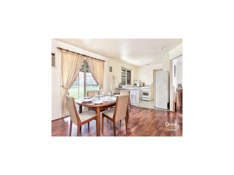 29 Ralph Cres, Hampton Park VIC 3976