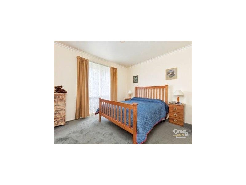 29 Ralph Cres, Hampton Park VIC 3976