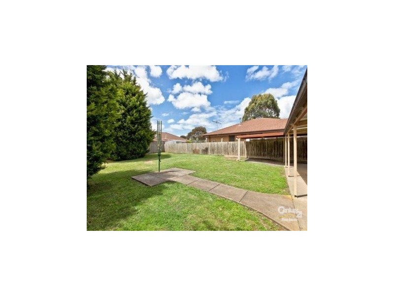 29 Ralph Cres, Hampton Park VIC 3976