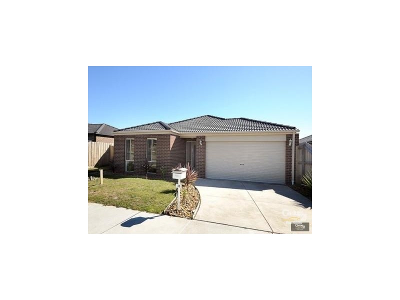 30 Kingsfield Cres, Lynbrook VIC 3975