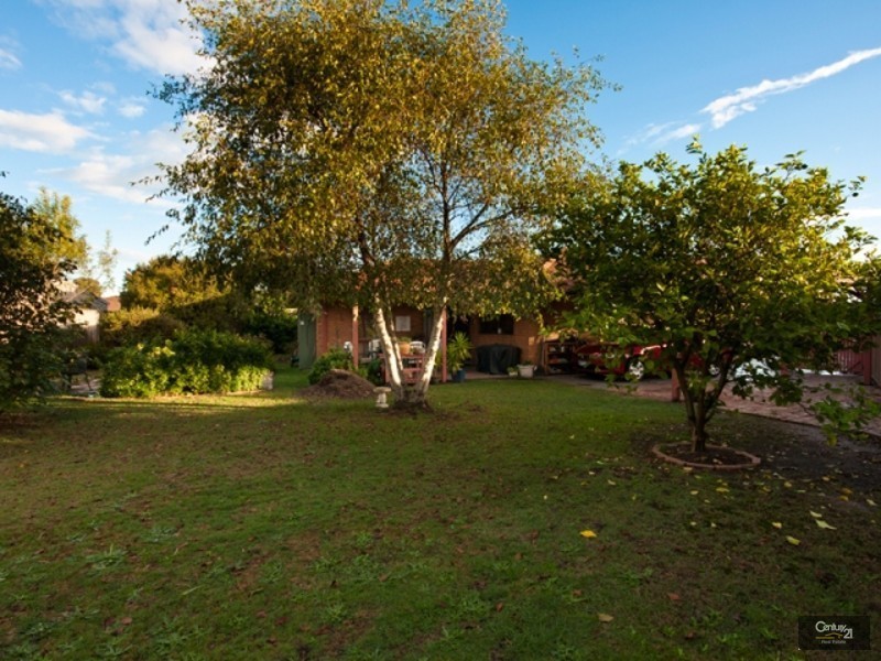 15 Jade Court, Hampton Park VIC 3976