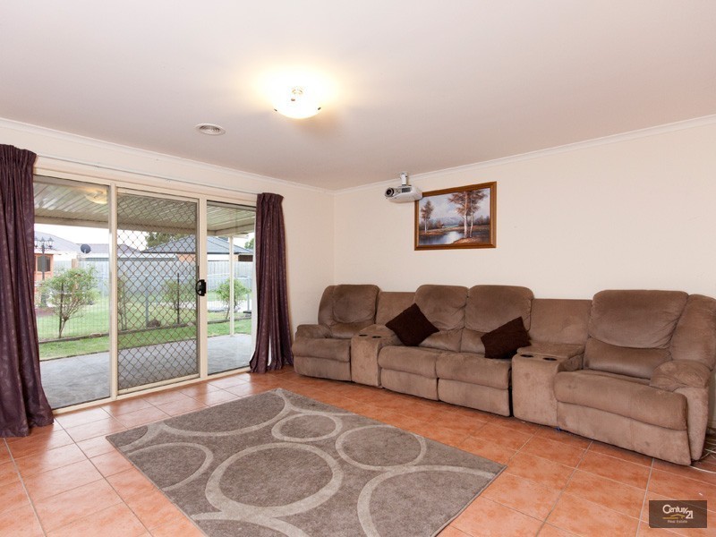 47 Astley Wynd, Lynbrook VIC 3975