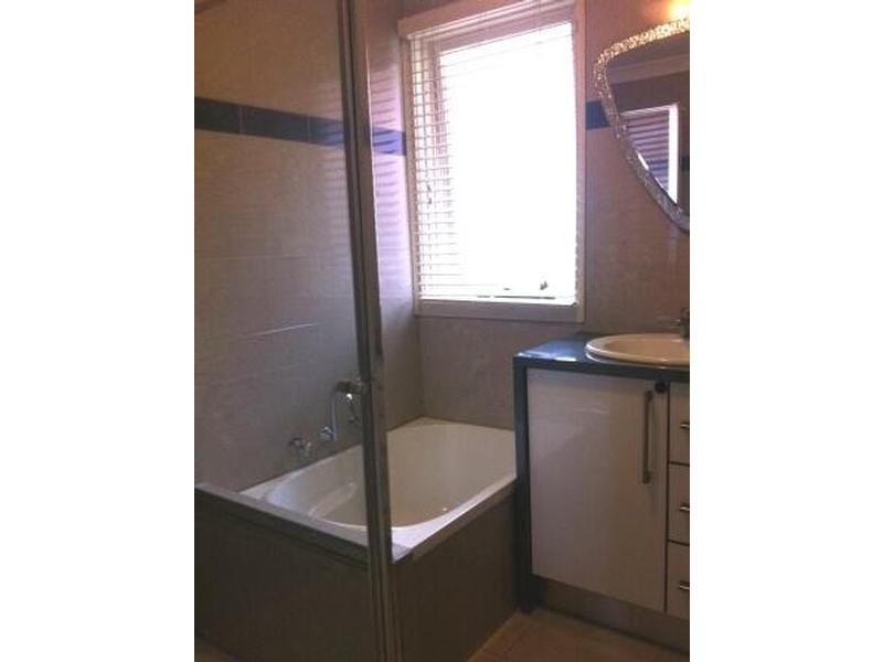 1/41 Warana Drive, Hampton Park VIC 3976