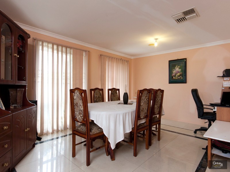 4 Nimbus Court, Hampton Park VIC 3976