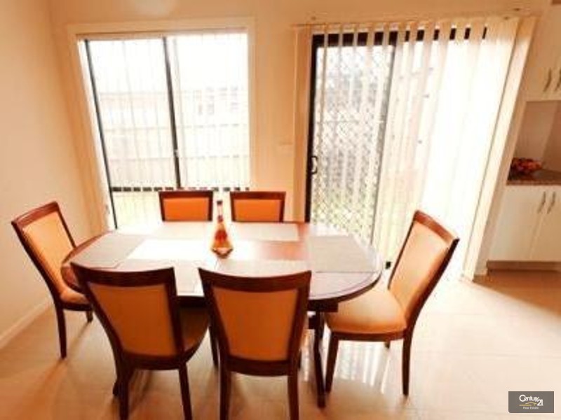 8a Kingsfield Crescent, Lynbrook VIC 3975