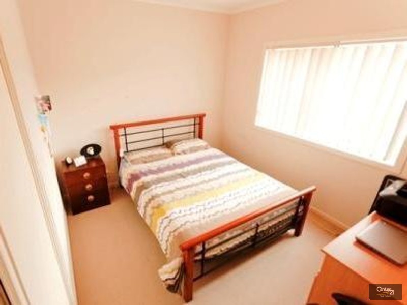 8a Kingsfield Crescent, Lynbrook VIC 3975