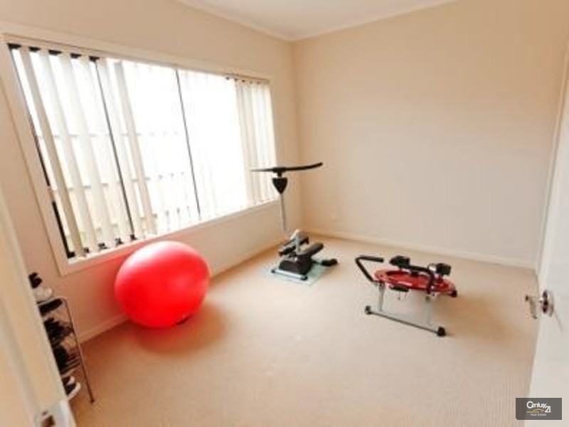 8a Kingsfield Crescent, Lynbrook VIC 3975