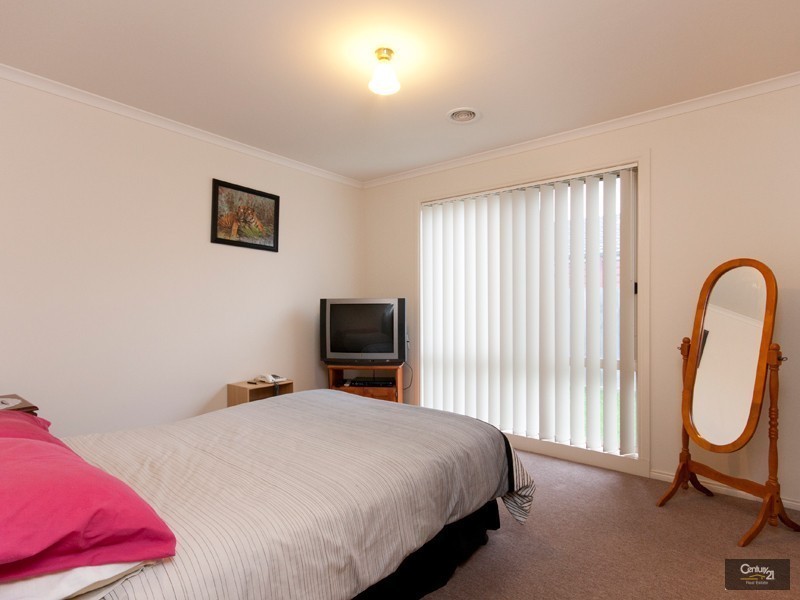 17 Glenora Way, Hampton Park VIC 3976