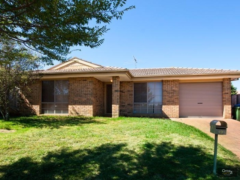19 Sandhurst Mews, Hampton Park VIC 3976