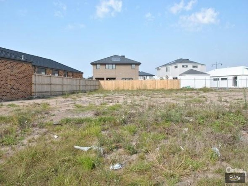 1 Charlbury Crescent, Cranbourne VIC 3977