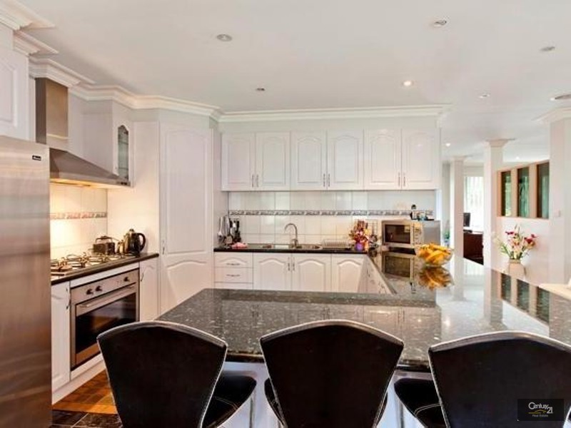 123 Holm Park Road, Beaconsfield VIC 3807