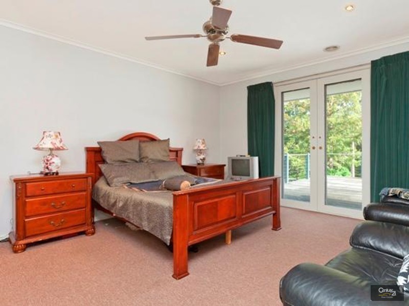 123 Holm Park Road, Beaconsfield VIC 3807