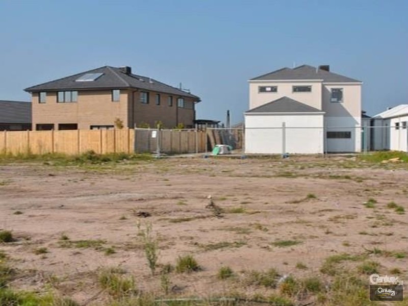 3 Charlbury Crescent, Cranbourne VIC 3977