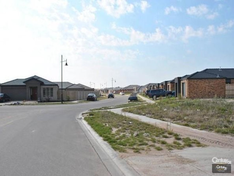 3 Charlbury Crescent, Cranbourne VIC 3977