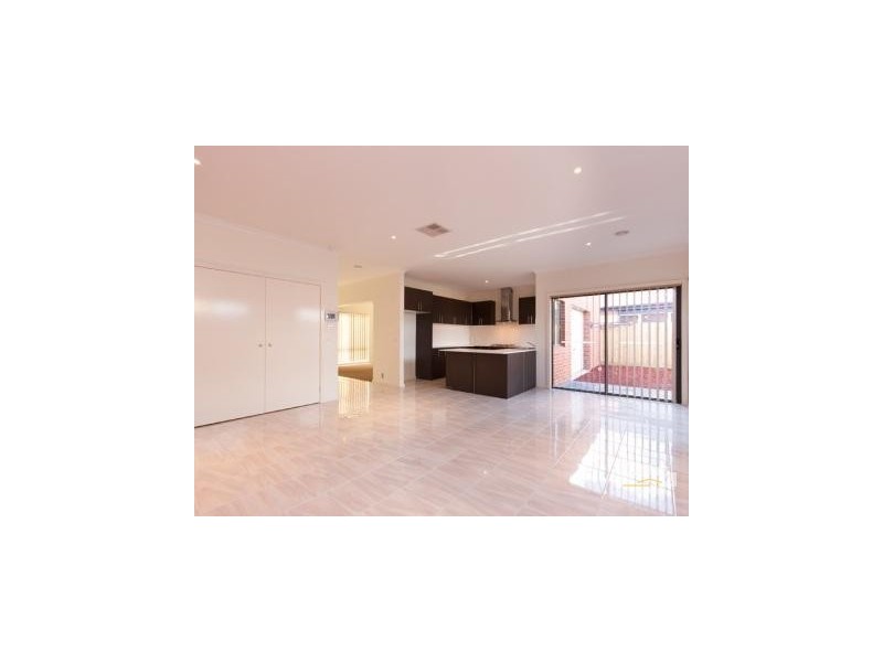 46 Hal Porter Tce, Lynbrook VIC 3975