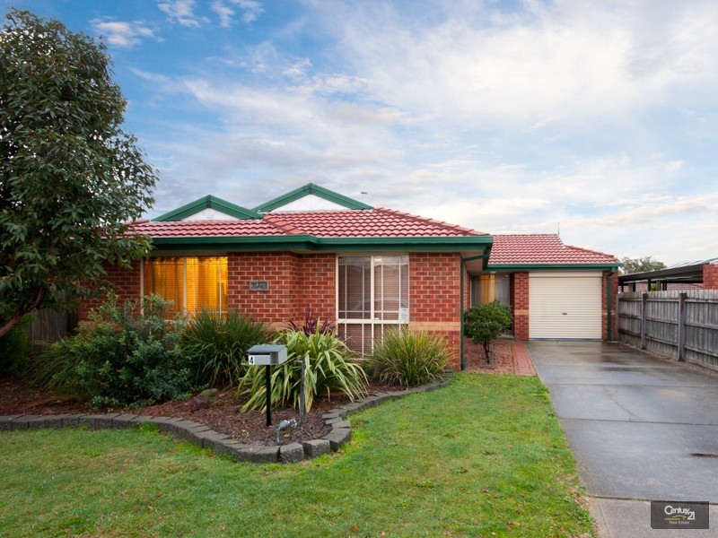 4 Cypress Close, Hampton Park VIC 3976