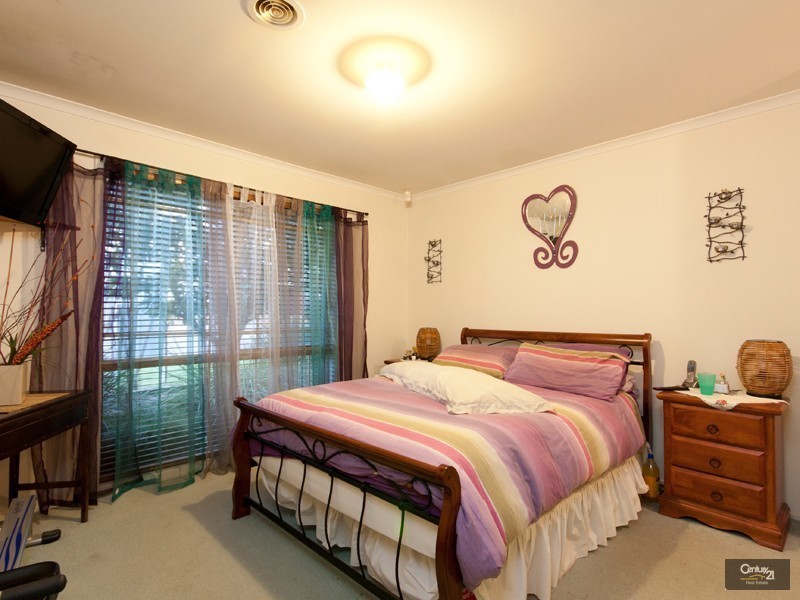 4 Cypress Close, Hampton Park VIC 3976