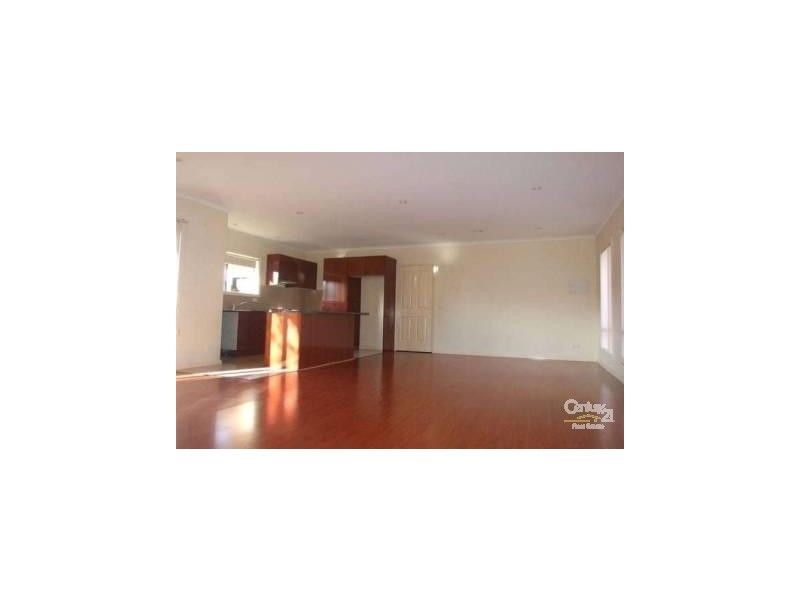 2/30 Grand Central Blvd, Pakenham VIC 3810