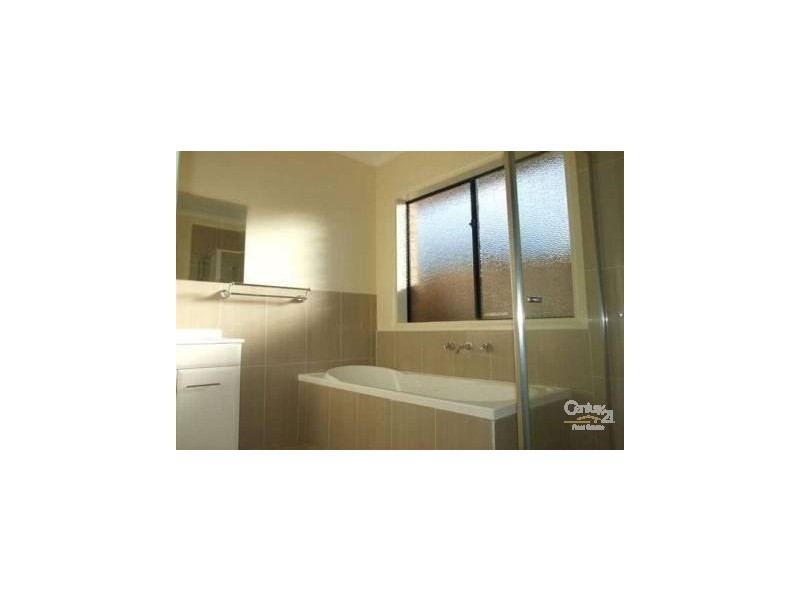 2/30 Grand Central Blvd, Pakenham VIC 3810