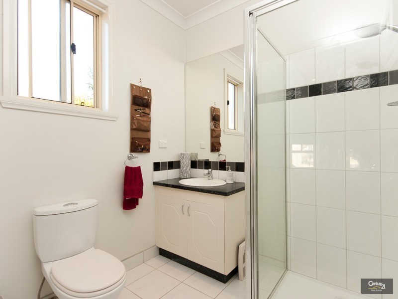 3 Thiele Court, Lynbrook VIC 3975