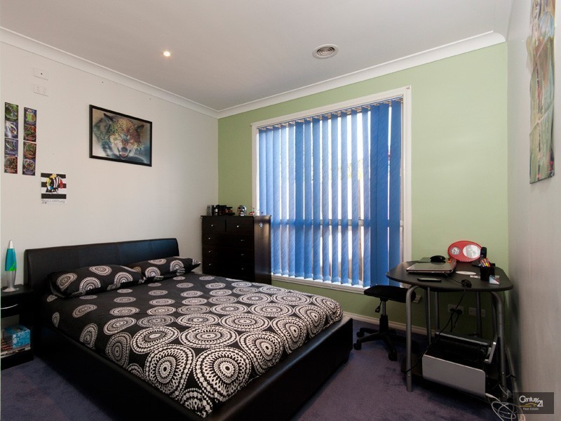 3 Thiele Court, Lynbrook VIC 3975