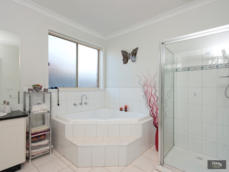 3 Thiele Court, Lynbrook VIC 3975