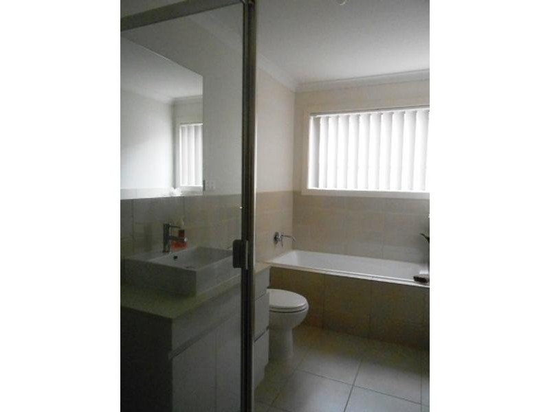 15 Arrow Street, Cranbourne East VIC 3977