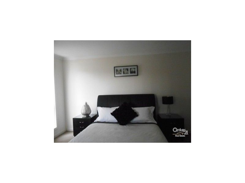 15 Arrow Street, Cranbourne East VIC 3977