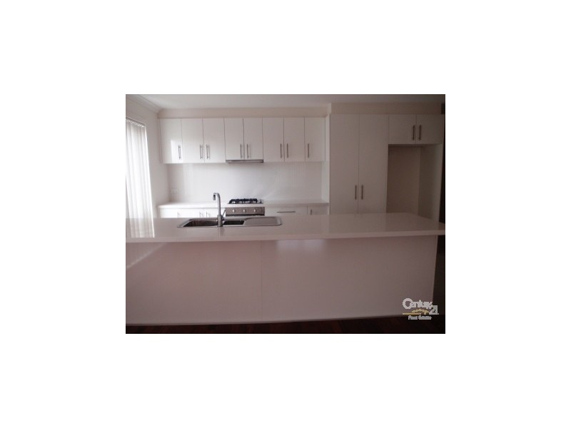 15 Arrow Street, Cranbourne East VIC 3977