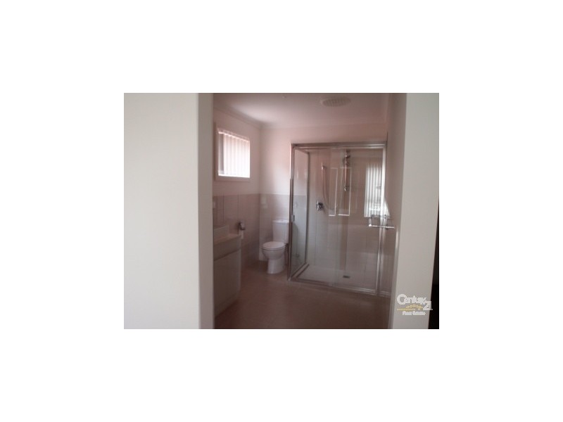 15 Arrow Street, Cranbourne East VIC 3977