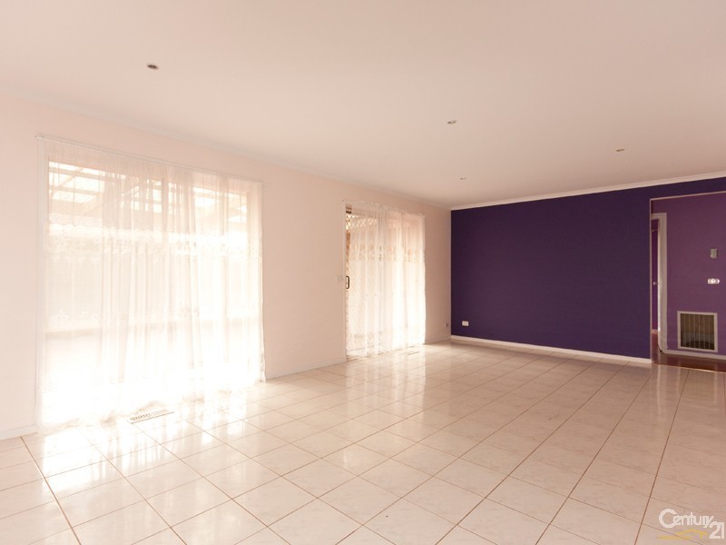 6  Pinnacle Way, Hampton Park VIC 3976