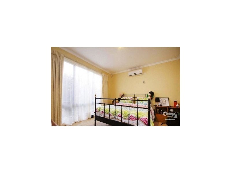 46 Silver Creek Drive, Lynbrook VIC 3975