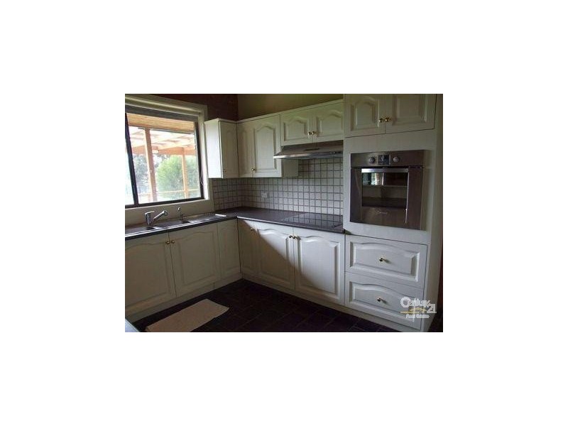 305 Belgrave Hallam, Narre Warren North VIC 3804