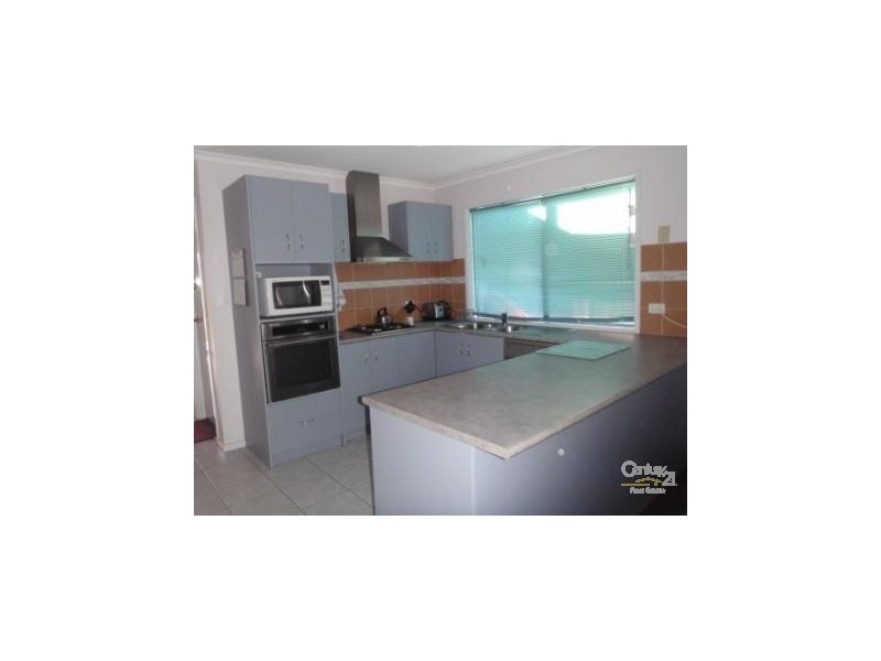 19 Weathertop Way, Cranbourne East VIC 3977