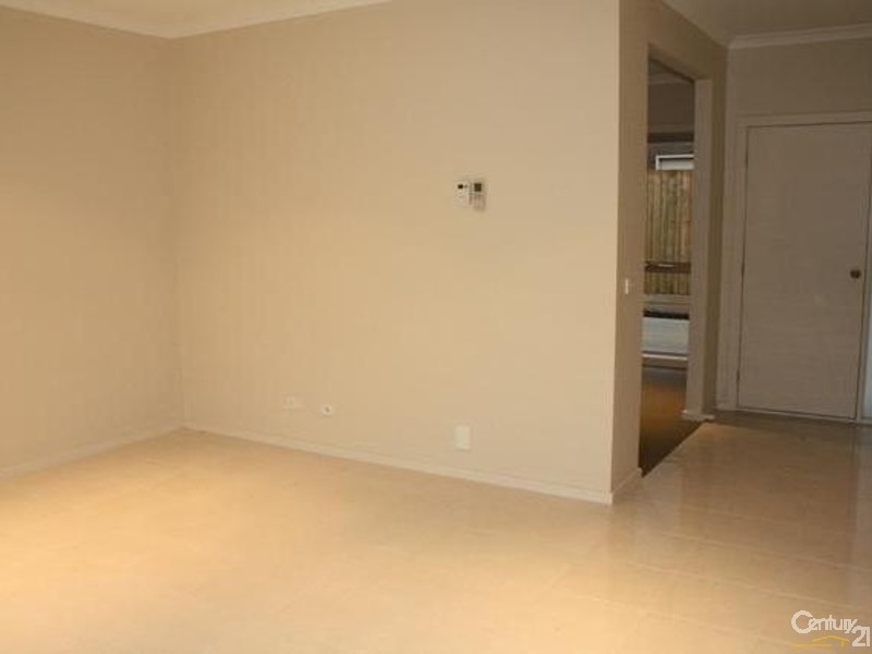 5/12-14 Kingsfield Crescent, Lynbrook VIC 3975