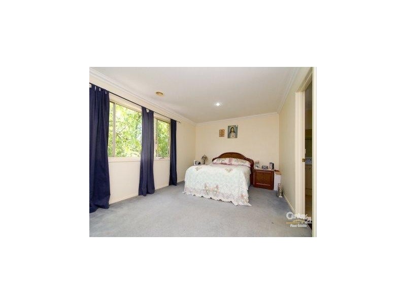 60 Paterson Drive, Lynbrook VIC 3975