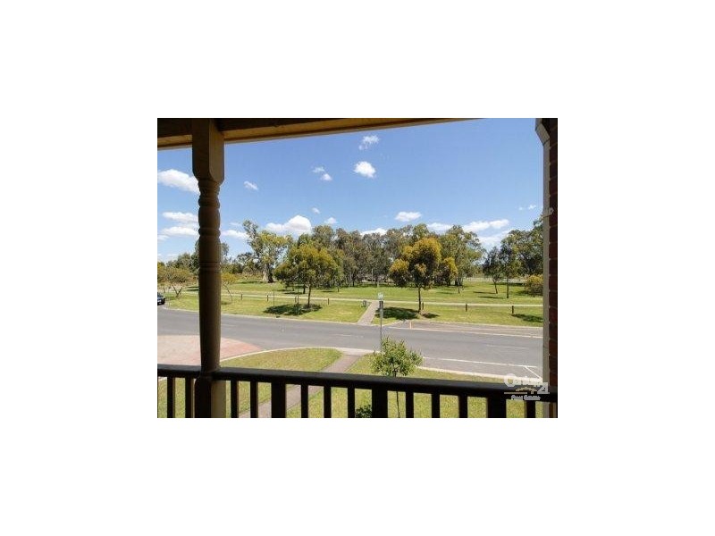 60 Paterson Drive, Lynbrook VIC 3975