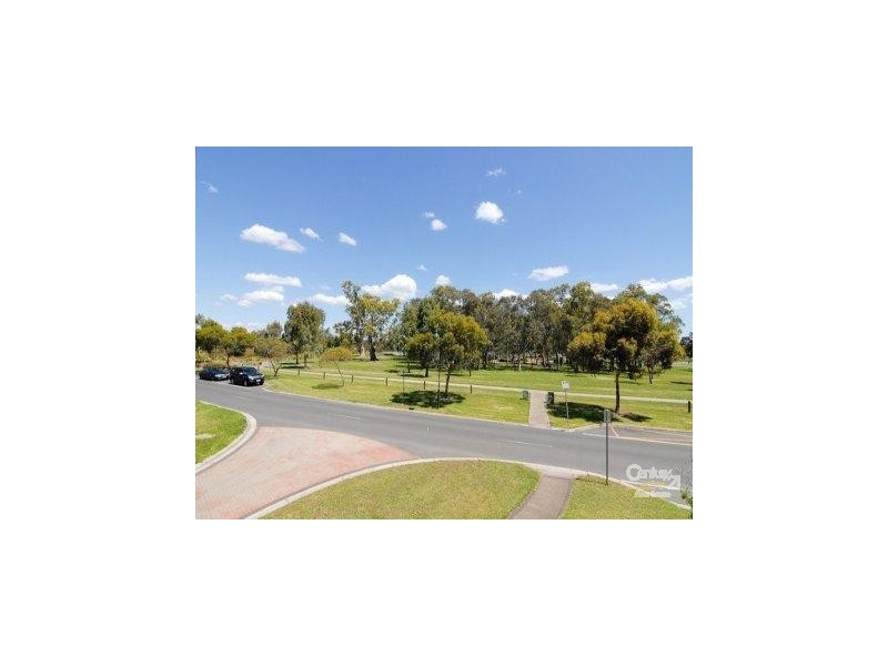60 Paterson Drive, Lynbrook VIC 3975