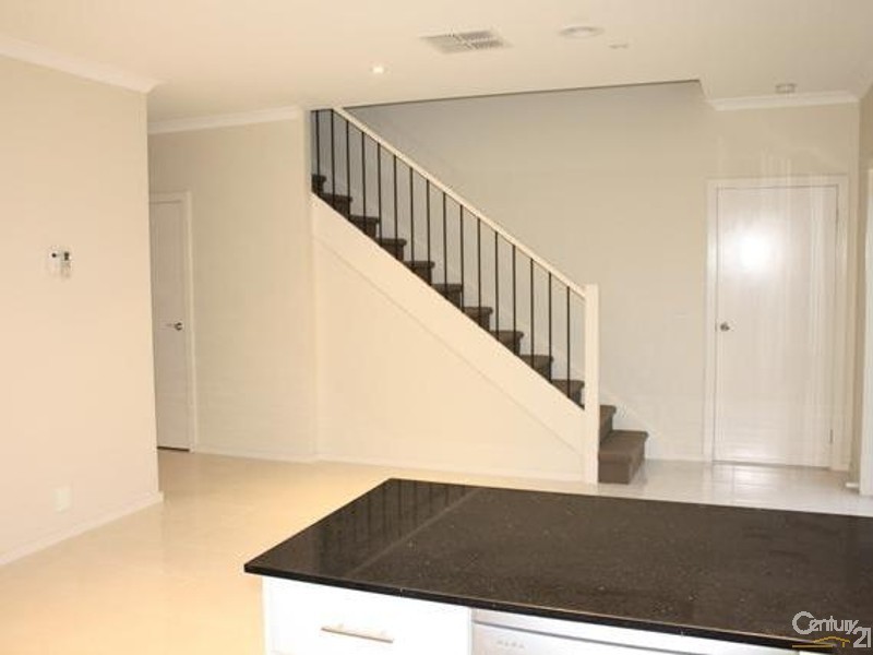 Unit 5 12-14 Kingsfield Crescent, Lynbrook VIC 3975